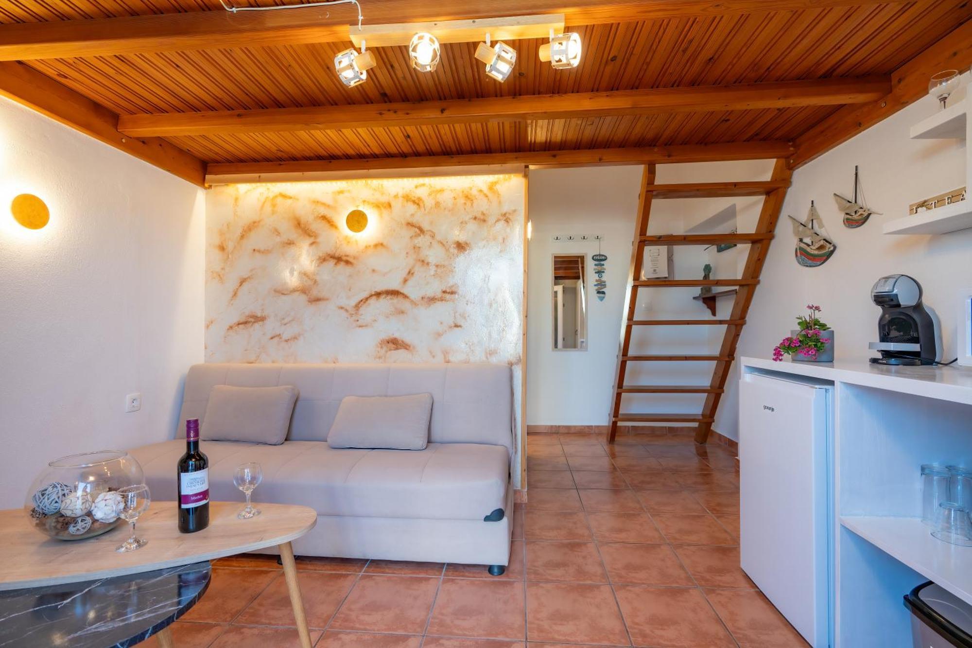 Villa Sertis Santorini 이메로비글리 외부 사진